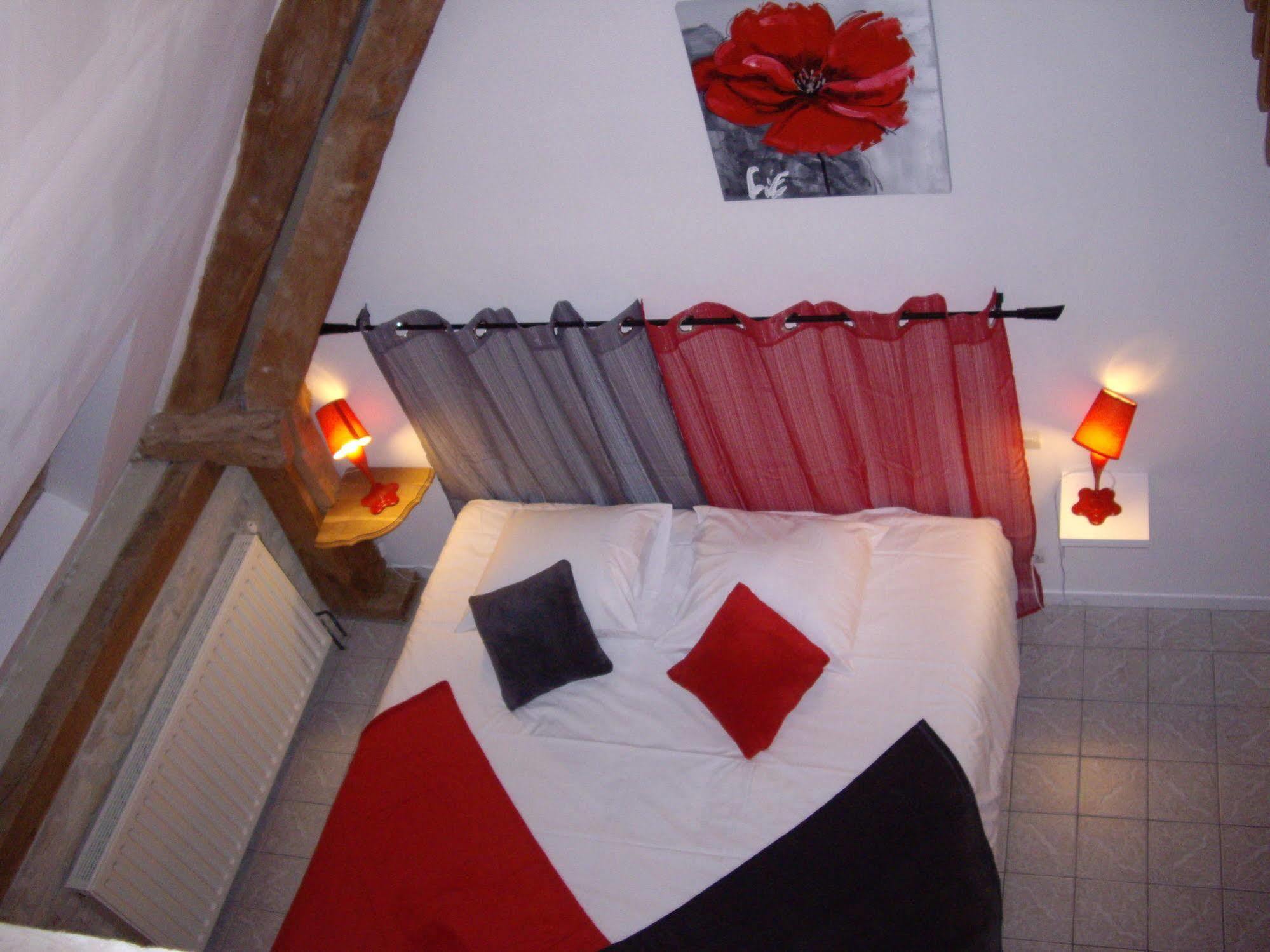 Auberge De La Luzerne Bernières-sur-Mer Zewnętrze zdjęcie